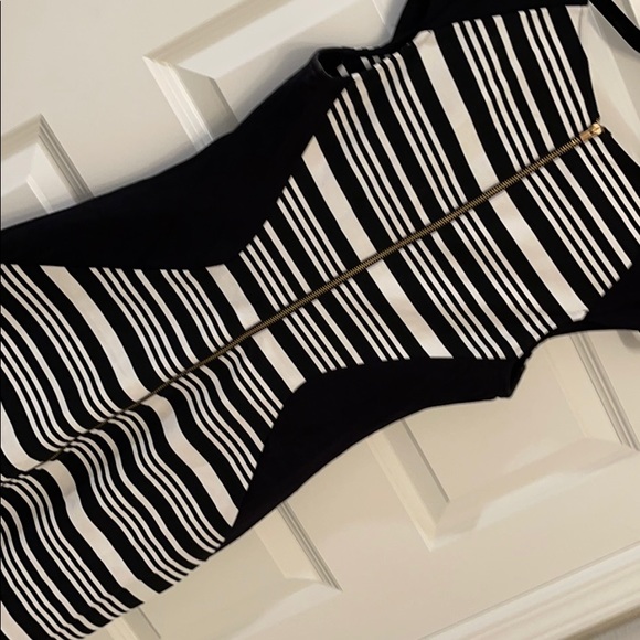 Express dress - Picture 4 of 4